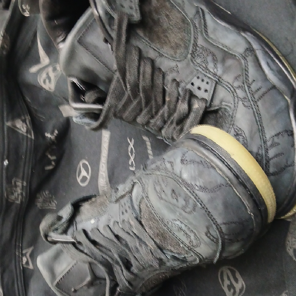 Jordan 4 Caws Black Sneakers